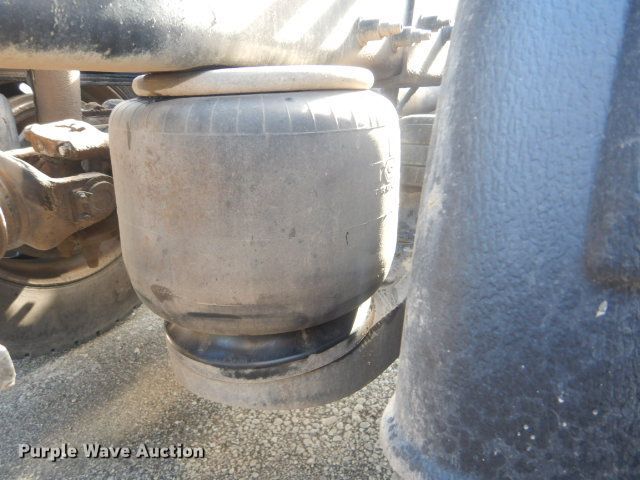 image for item GF9094 2011 Peterbilt 389 semi truck