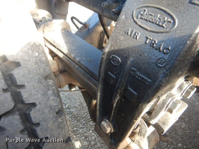 image for item GF9094 2011 Peterbilt 389 semi truck