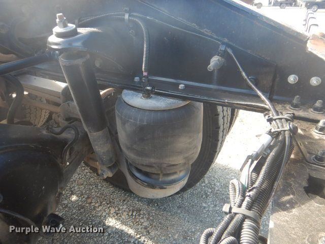 image for item GF9094 2011 Peterbilt 389 semi truck