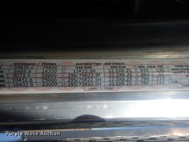 image for item GF9094 2011 Peterbilt 389 semi truck