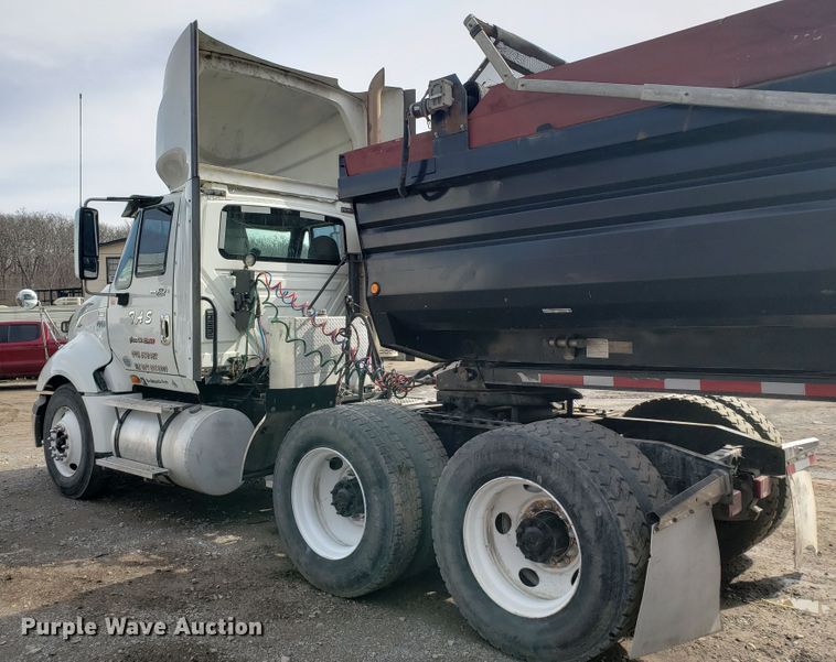 image for item GG9591 2012 International ProStar Plus 122 semi truck