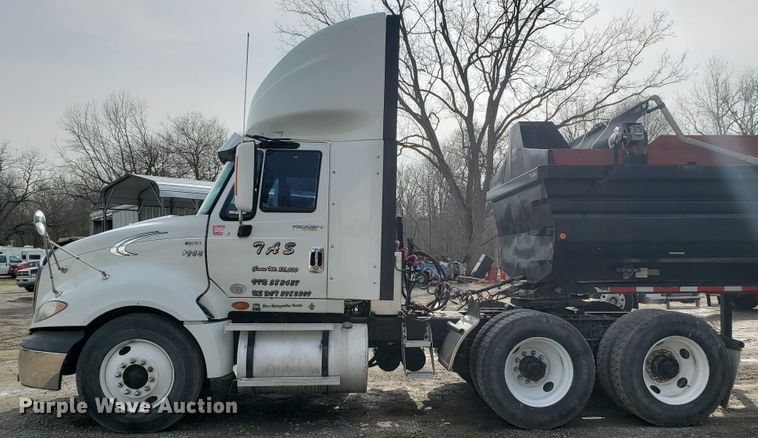 image for item GG9591 2012 International ProStar Plus 122 semi truck