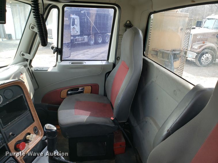 image for item GG9591 2012 International ProStar Plus 122 semi truck