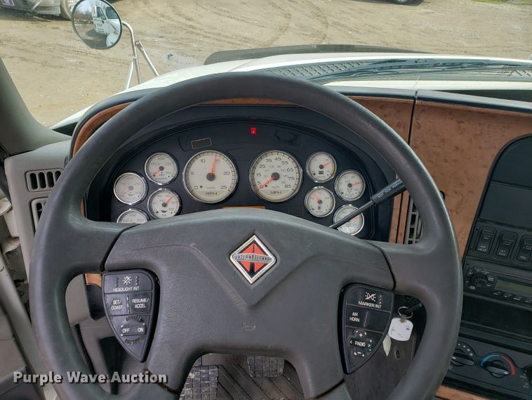 image for item GG9591 2012 International ProStar Plus 122 semi truck