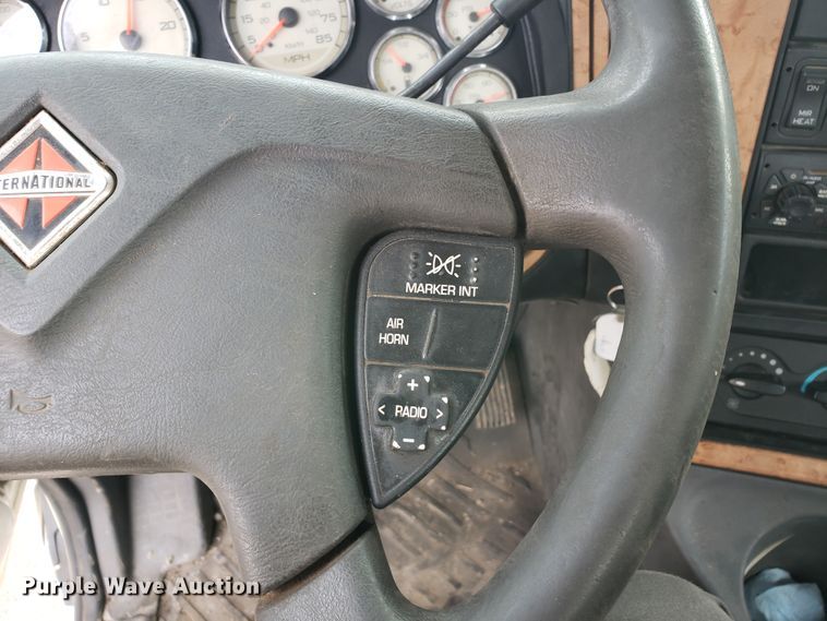 image for item GG9591 2012 International ProStar Plus 122 semi truck