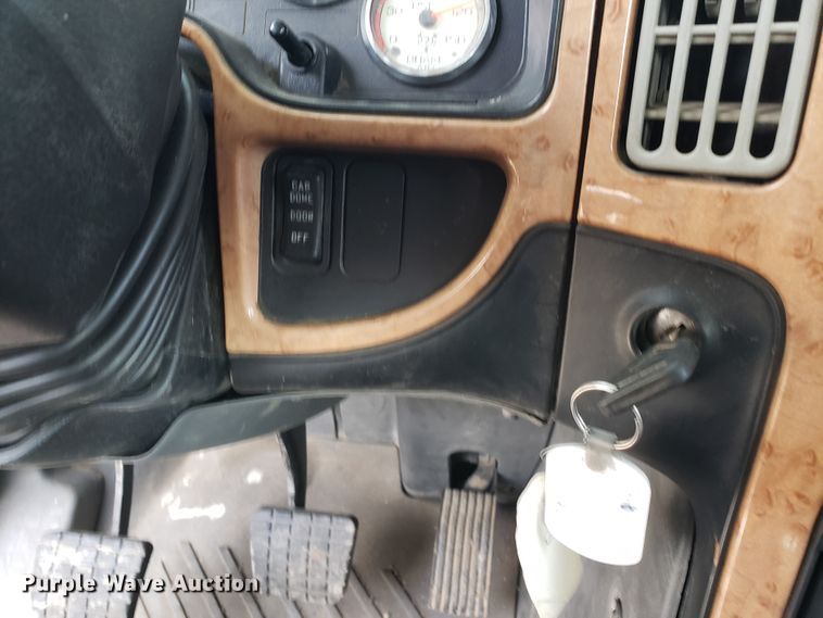 image for item GG9591 2012 International ProStar Plus 122 semi truck