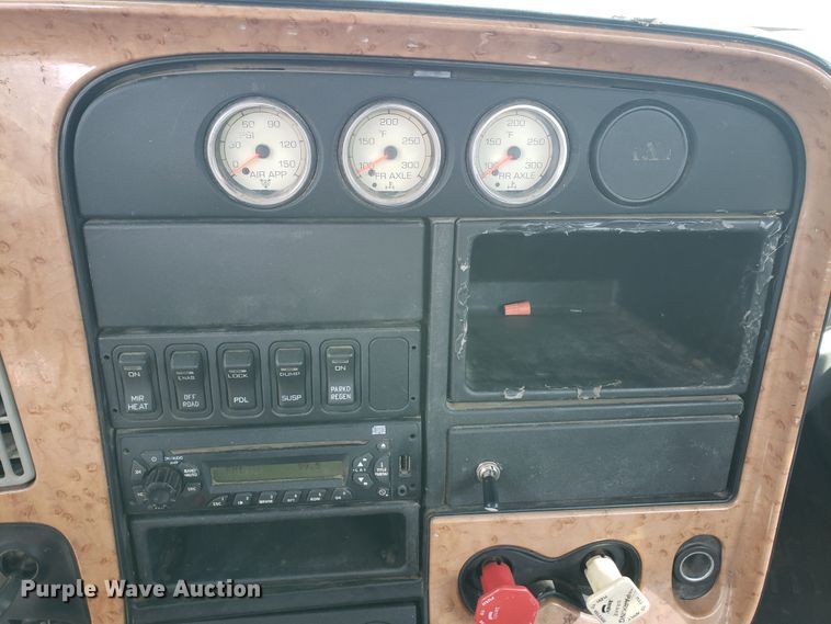 image for item GG9591 2012 International ProStar Plus 122 semi truck