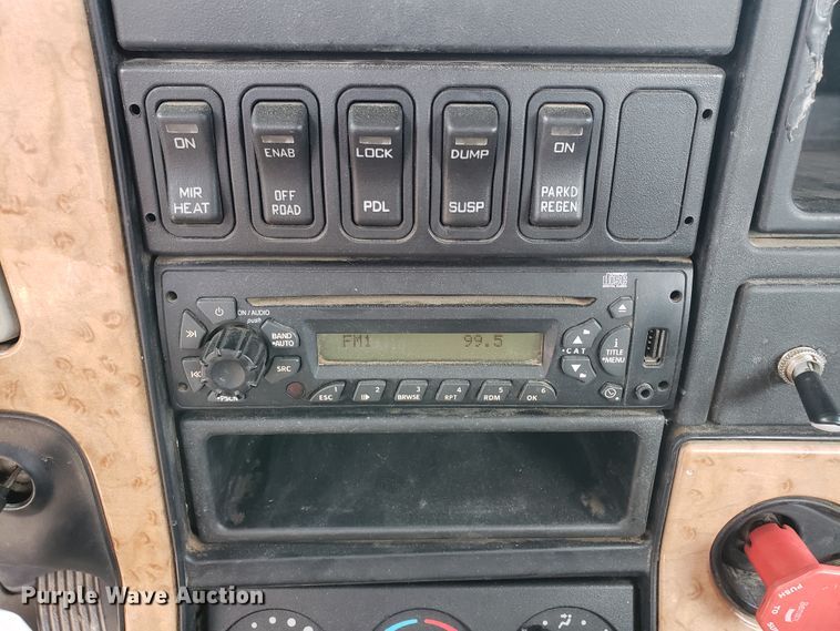 image for item GG9591 2012 International ProStar Plus 122 semi truck