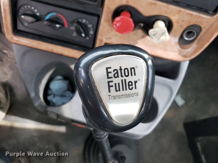 image for item GG9591 2012 International ProStar Plus 122 semi truck