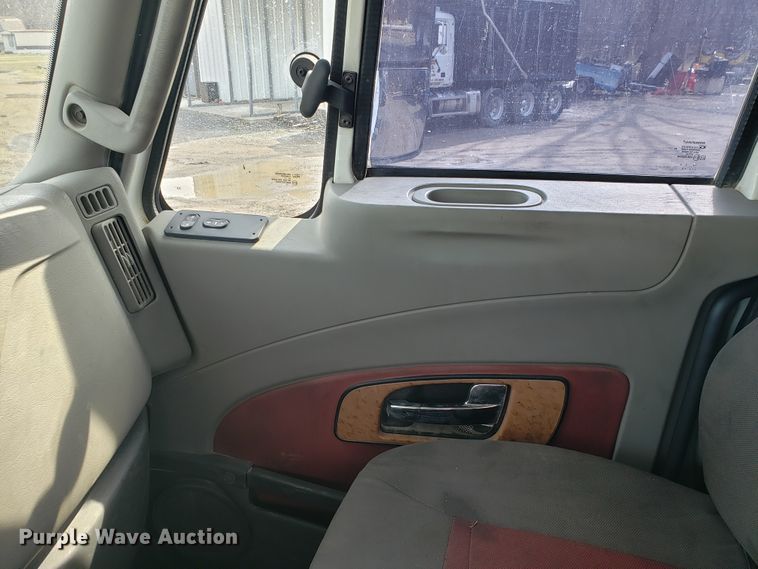 image for item GG9591 2012 International ProStar Plus 122 semi truck