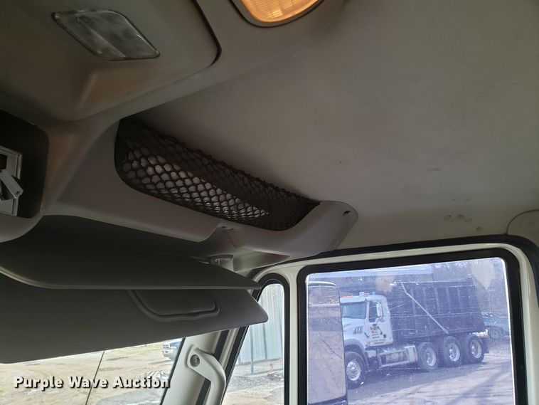 image for item GG9591 2012 International ProStar Plus 122 semi truck