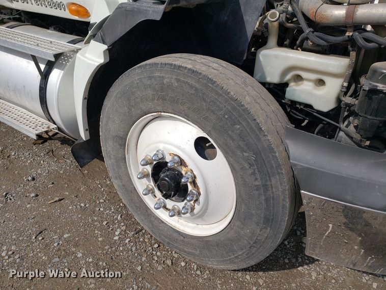 image for item GG9591 2012 International ProStar Plus 122 semi truck