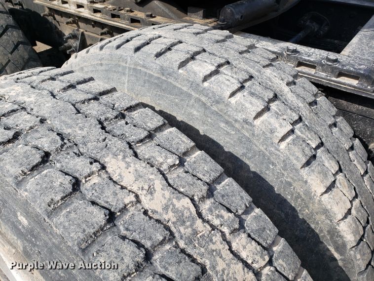 image for item GG9591 2012 International ProStar Plus 122 semi truck