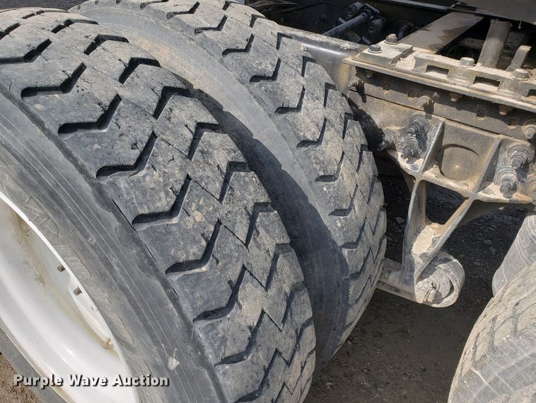 image for item GG9591 2012 International ProStar Plus 122 semi truck