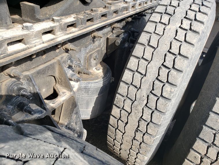 image for item GG9591 2012 International ProStar Plus 122 semi truck