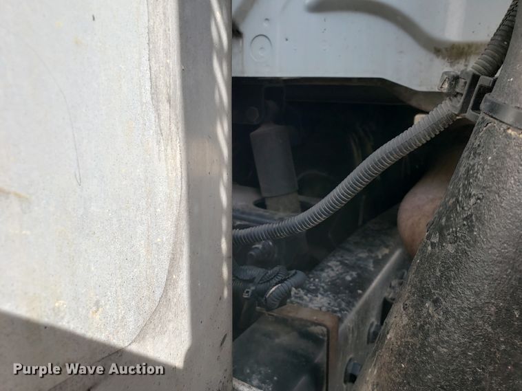 image for item GG9591 2012 International ProStar Plus 122 semi truck