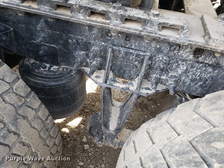 image for item GG9591 2012 International ProStar Plus 122 semi truck