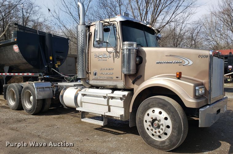 image for item GG9592 2012 Western Star 4900FA semi truck