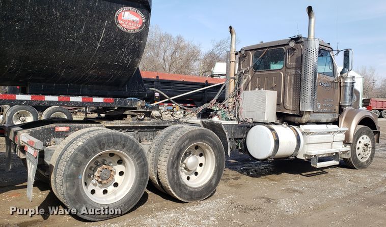 image for item GG9592 2012 Western Star 4900FA semi truck