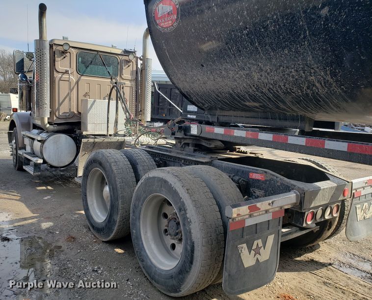 image for item GG9592 2012 Western Star 4900FA semi truck