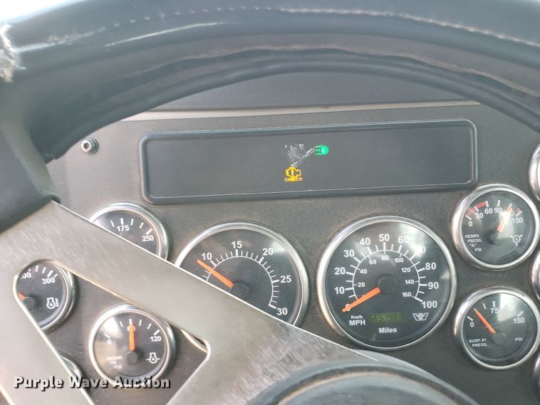 image for item GG9592 2012 Western Star 4900FA semi truck