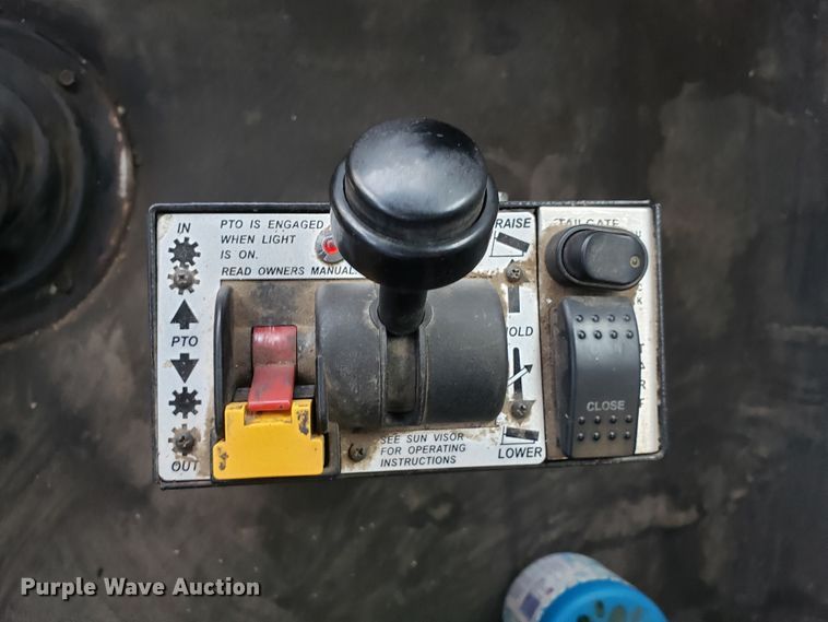 image for item GG9592 2012 Western Star 4900FA semi truck