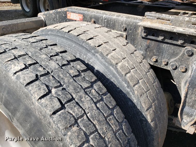 image for item GG9592 2012 Western Star 4900FA semi truck