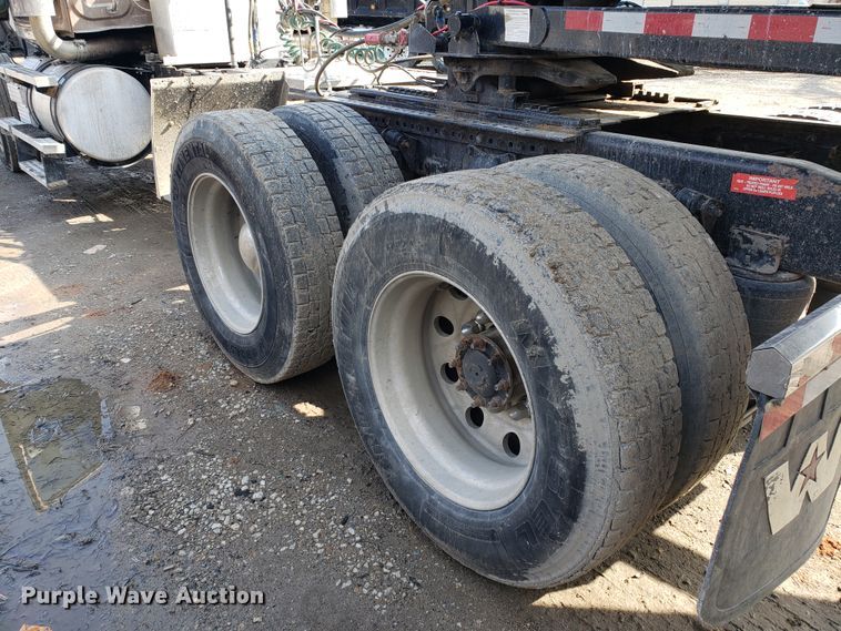 image for item GG9592 2012 Western Star 4900FA semi truck