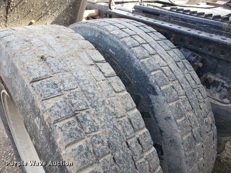 image for item GG9592 2012 Western Star 4900FA semi truck