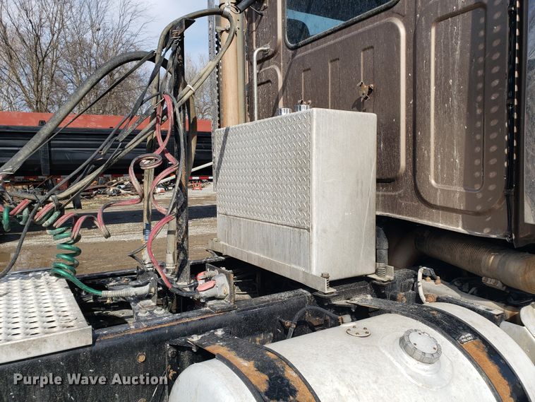 image for item GG9592 2012 Western Star 4900FA semi truck