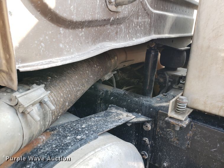 image for item GG9592 2012 Western Star 4900FA semi truck