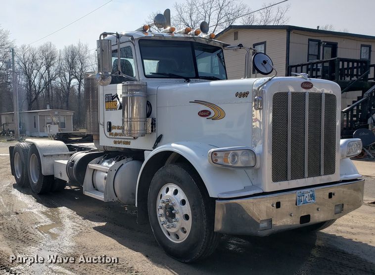 image for item GG9598 2012 Peterbilt 388 semi truck