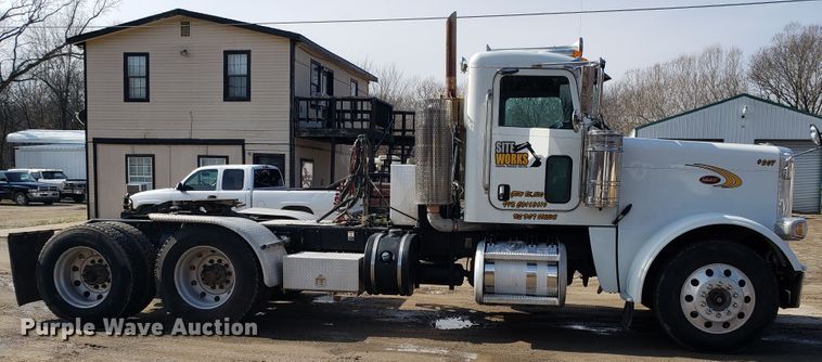 image for item GG9598 2012 Peterbilt 388 semi truck