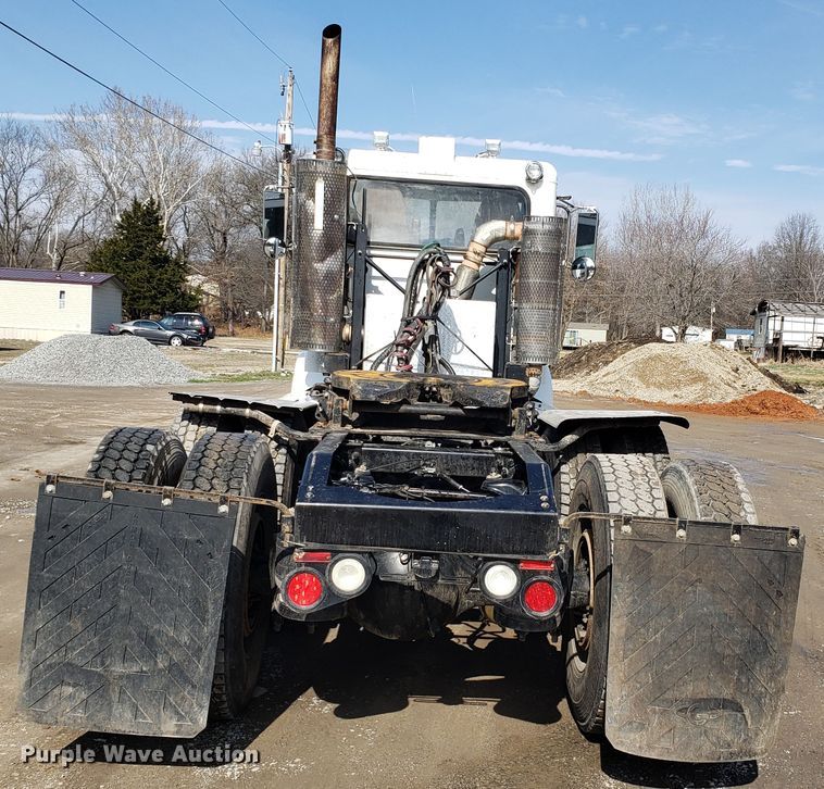 image for item GG9598 2012 Peterbilt 388 semi truck