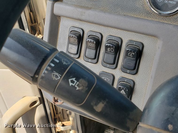 image for item GG9598 2012 Peterbilt 388 semi truck