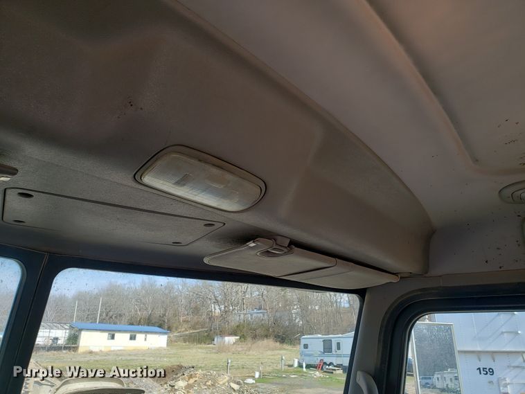 image for item GG9598 2012 Peterbilt 388 semi truck