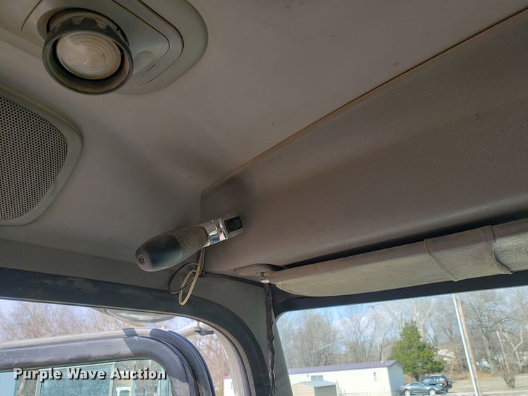 image for item GG9598 2012 Peterbilt 388 semi truck