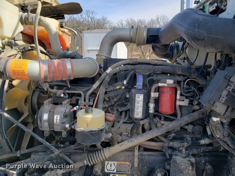 image for item GG9598 2012 Peterbilt 388 semi truck