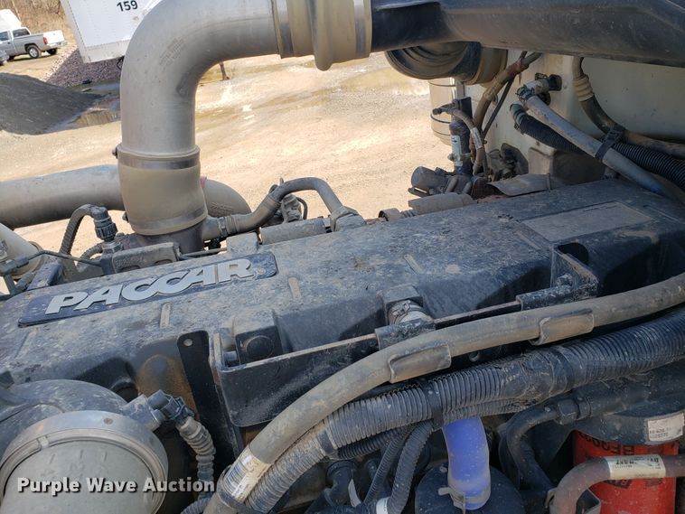 image for item GG9598 2012 Peterbilt 388 semi truck