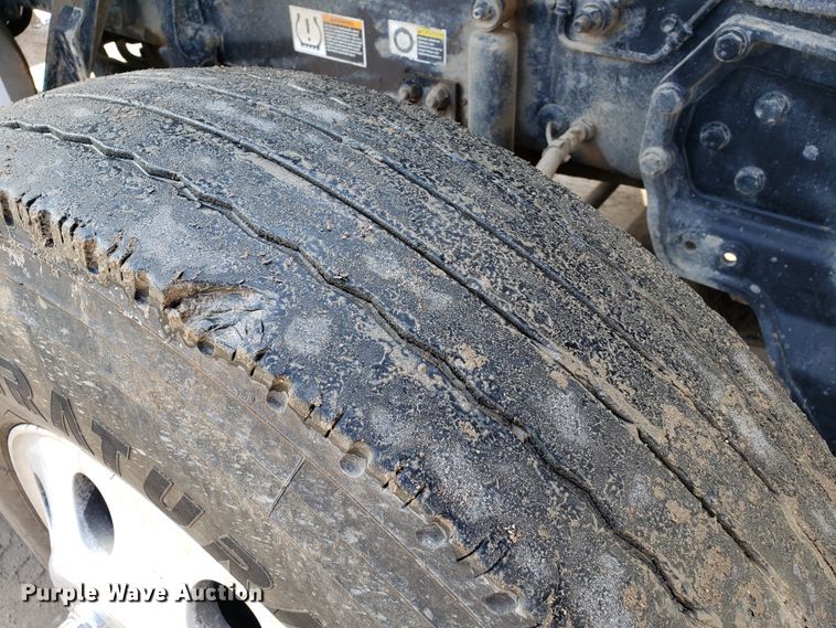 image for item GG9598 2012 Peterbilt 388 semi truck