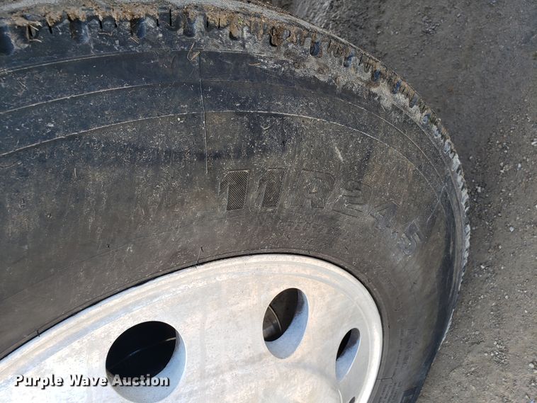 image for item GG9598 2012 Peterbilt 388 semi truck