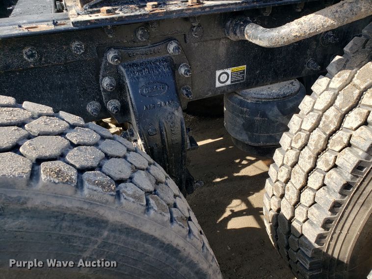 image for item GG9598 2012 Peterbilt 388 semi truck