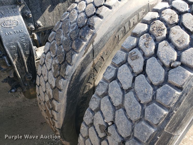 image for item GG9598 2012 Peterbilt 388 semi truck