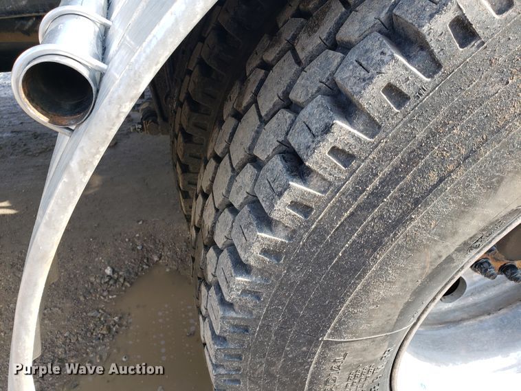 image for item GG9598 2012 Peterbilt 388 semi truck