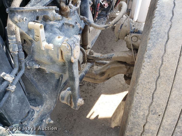 image for item GG9598 2012 Peterbilt 388 semi truck