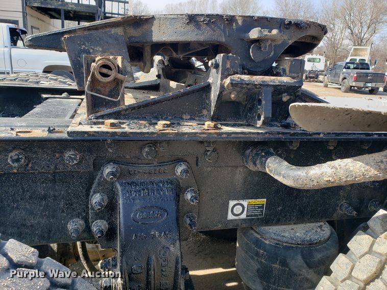 image for item GG9598 2012 Peterbilt 388 semi truck