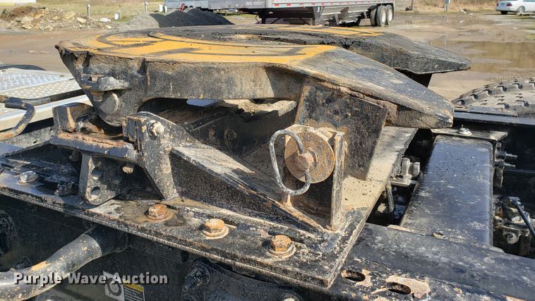 image for item GG9598 2012 Peterbilt 388 semi truck