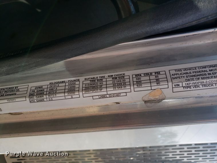 image for item GG9598 2012 Peterbilt 388 semi truck