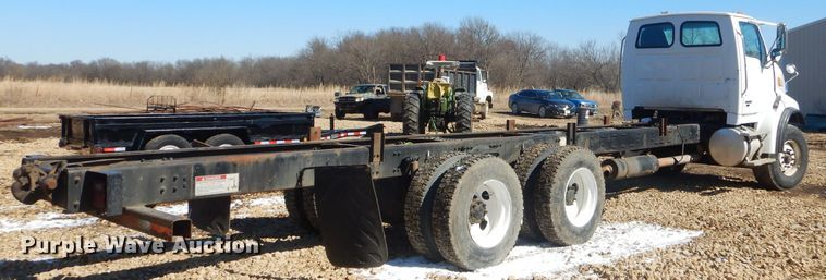 image for item GG9666 2007 Sterling L-Line truck cab and chassis