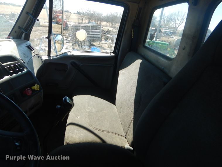 image for item GG9666 2007 Sterling L-Line truck cab and chassis